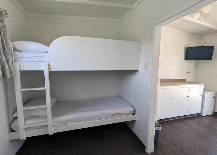 ホリデーパーク Holdens Bay 4*